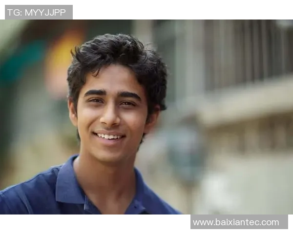 在绿茵场上追逐梦想的少年与足球明星的奇幻冒险故事