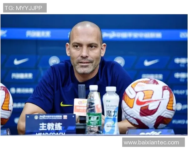 水瓶座足球明星的独特魅力与成就解析