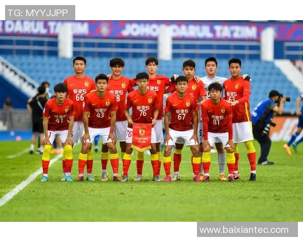 赛后分析:广州足球队与西安足球队个人能力对比与表现评估 赛后分析:广州足球队与西安足球队个人能力对比与表现评估