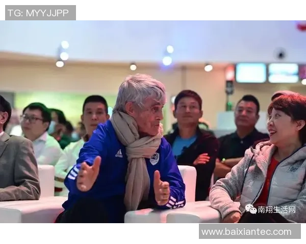 足球明星胡云峰高清图片欣赏及个人成就介绍